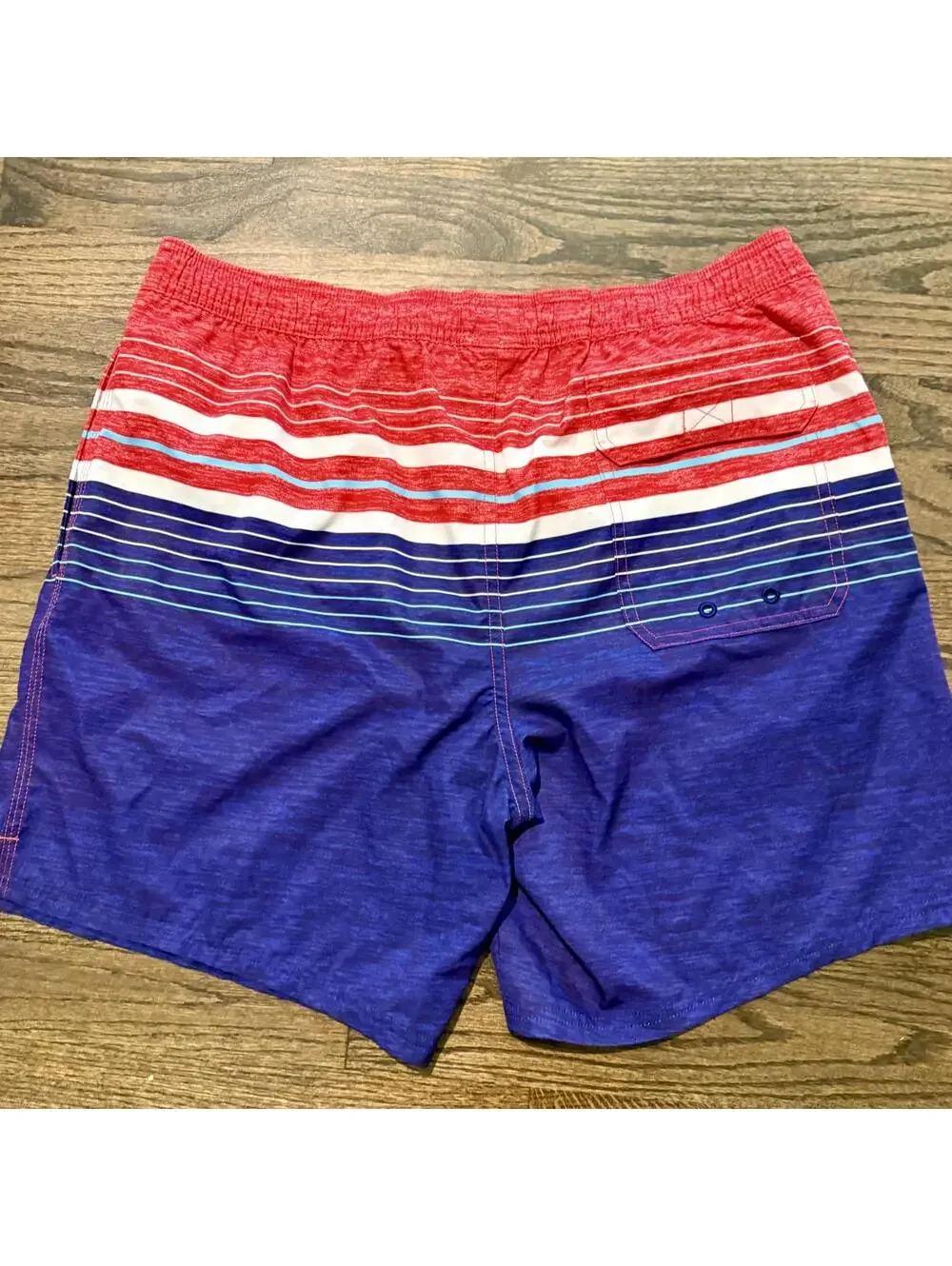 New Vineyard Vines Men's Blue Red & White Lined Swim Trunks Size Medium